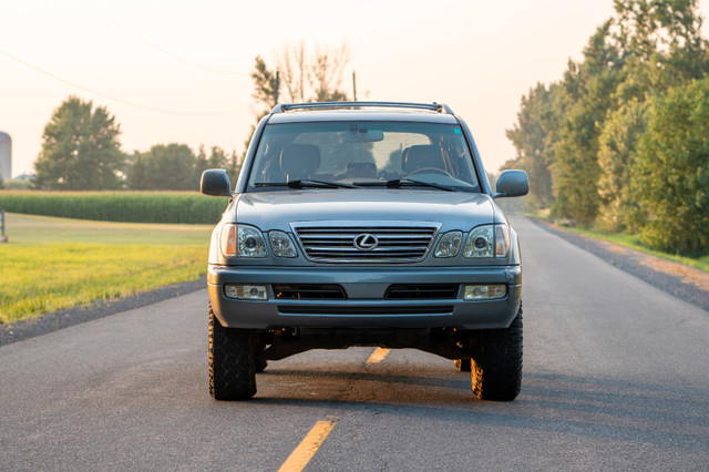 2005 Lexus LX470 (Sold Pending Pickup) in Cars & Trucks in Ottawa - Image 4