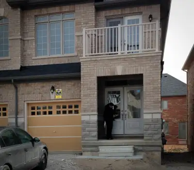 1900 SQFT Semi-Detached: 4 Bed, 2.5 Bath