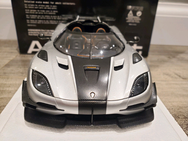 1:18 Diecast Composite Autoart Koenigsegg One:1 Moon Grey in Arts & Collectibles in Kawartha Lakes - Image 3
