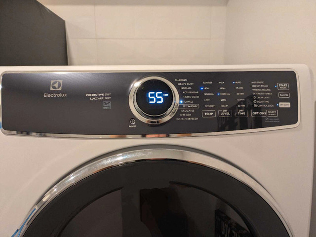 Mint Condition Electrolux Washer Dryer set in Washers & Dryers in Owen Sound - Image 3