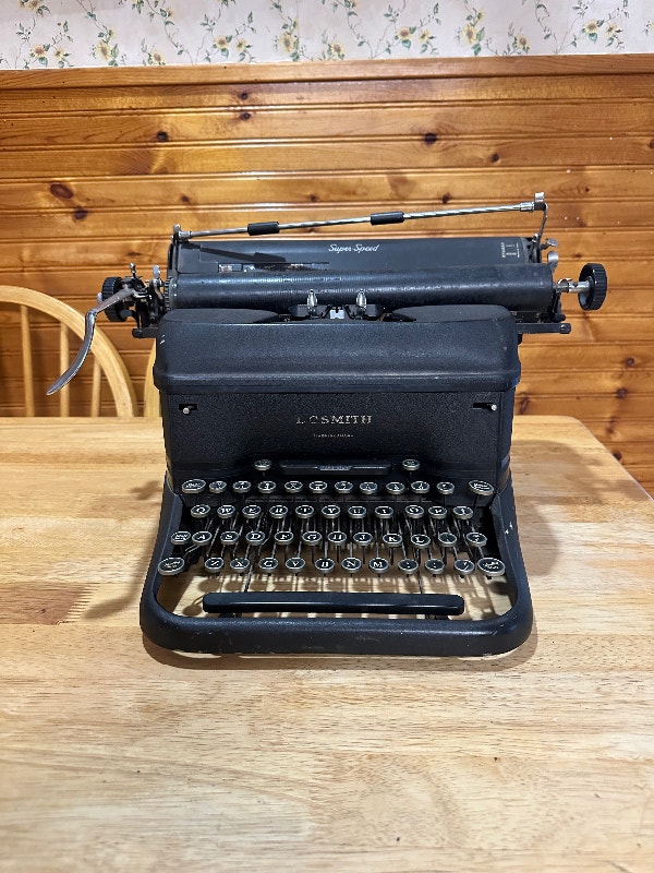 Vintage TypeWriter Arts & Collectibles New Glasgow Kijiji