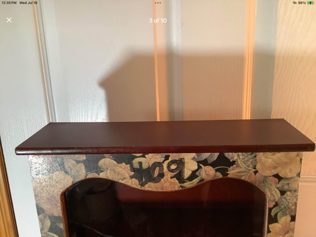 Vintage 3 Shelf Wd Wall Cabinet w Floral Design Bordering Mirror in Bookcases & Shelving Units in Belleville - Image 4