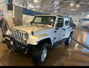 2012 Jeep Wrangler Sahara 