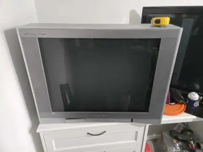 CRTV Toshiba L 34" W 23" H 26" screen is 26" x 19.5", View more