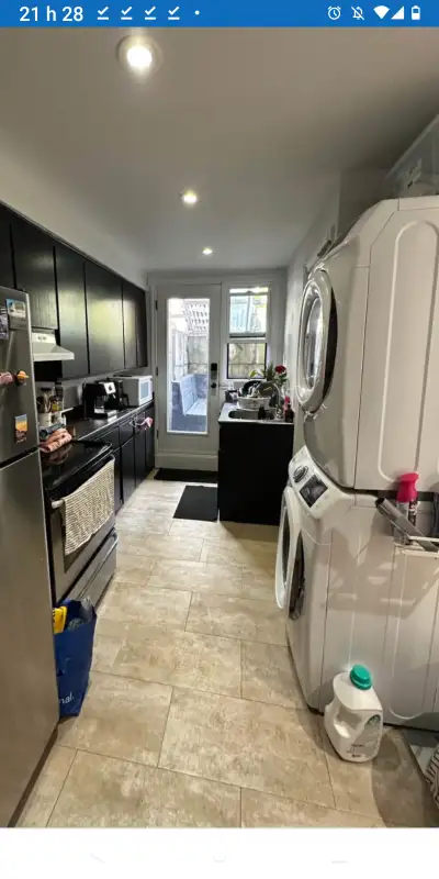 3 1/2 Rosemont demi sous-sol pas de chambre fermée