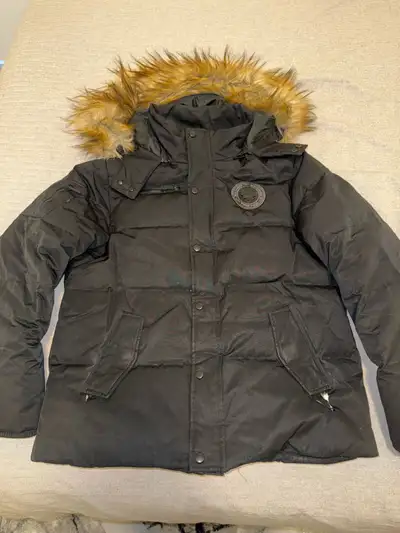 Men’s winter jacket size XL, View more