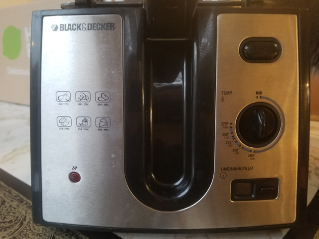 Black &amp; Decker 2L Deep Fryer in Other in City of Toronto - Image 3