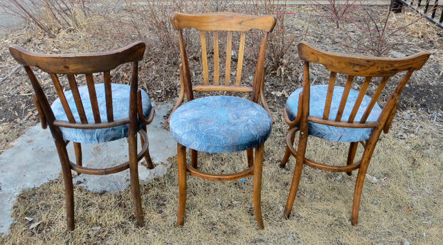 SET of 3 ANTIQUE BENTWOOD THONET KITCHEN SIDE CHAIRS in Chairs & Recliners in Saskatoon - Image 2