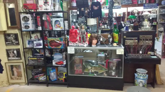 unique treasures house, lamp shades in Arts & Collectibles in Barrie - Image 10