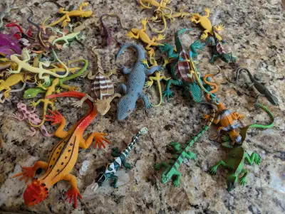Vintage plastic lizards from 90s, View more