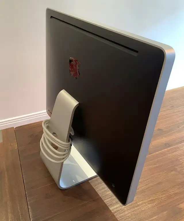 iMac 8,1 in Desktop Computers in City of Montréal - Image 3