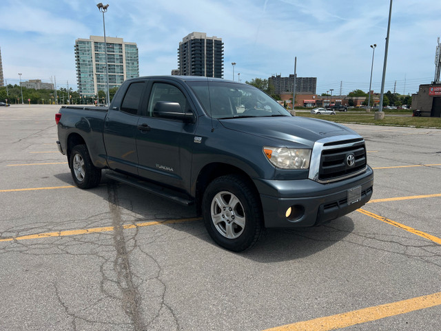 Toyota Tundra SR5 Double CabAutomatic, 4WD, 4.6L , 8 cyl, Gasoli in Cars & Trucks in Oakville / Halton Region