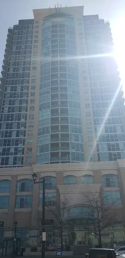 1 Parking,1 Locker, Ensuite Laundry & So Much More!! Steps To Parks, Public Transit, Shopping & More...