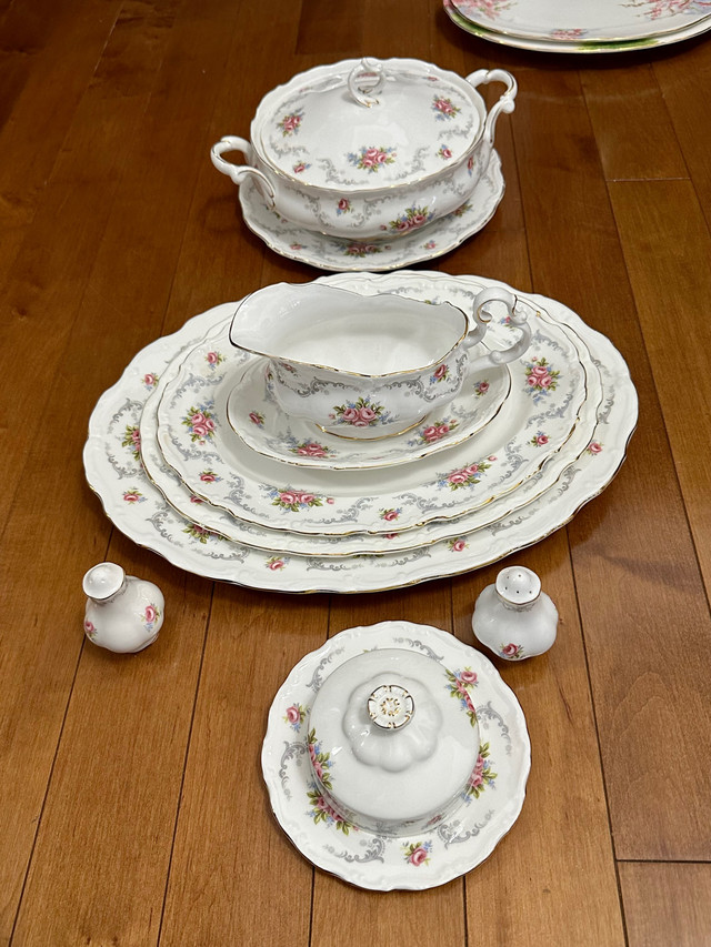 Vintage 1970 discontinued England Bone China Royal Albert Tranqu in Kitchen & Dining Wares in Windsor Region - Image 3