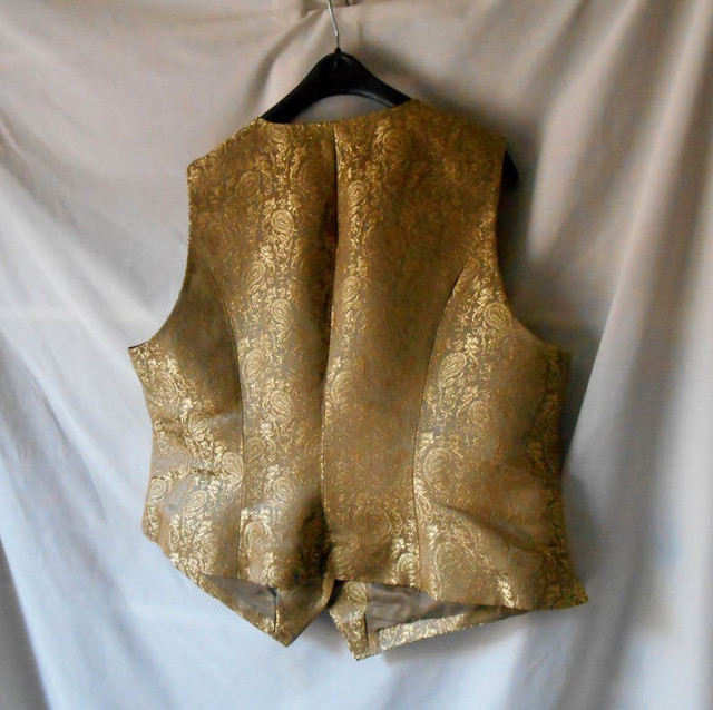 Veste griffée pour dame, taille forte dans Femmes - Hauts et vêtements d'extérieur  à Longueuil/Rive Sud - Image 3