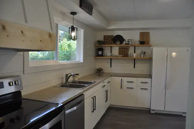 2BDR+Office Furnished Main Floor -Castlegar in Long Term Rentals in Nelson - Image 9