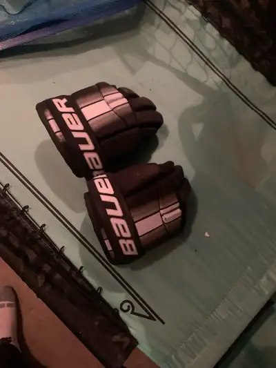 Bauer Supreme Gloves - Youth M, View more
