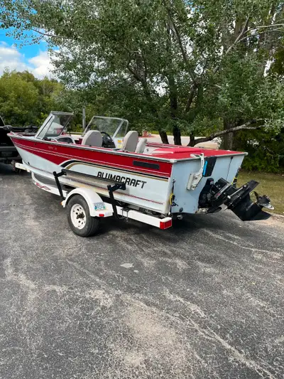 190 1995 Alumacraft Trophy 190, 19' Aluminum fish and ski, 3L Merc Cruiser Alpha One O/i, approx 130...