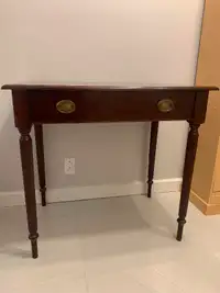 Table à tiroirs