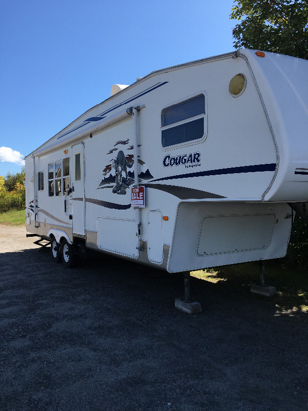 2005 Cougar 29’ 5th Wheel in Travel Trailers & Campers in North Bay - Image 2