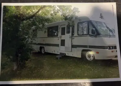 1989 Winnebago Itasca Sunflyer Class A - 33ft. Motorhome G.M. 454 Engine - Chevrolet Chassis 6.5 KW...