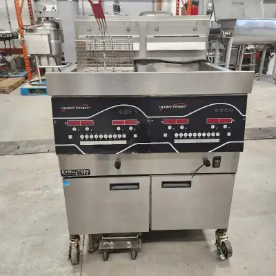 Henny Penny Open Fryer / Friteuse ouverte Model EEG -242, View more
