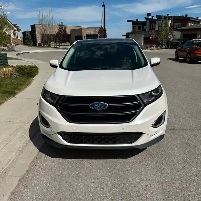 2015 Ford Edge Sport / all-wheel-drive SUV in Cars & Trucks in Calgary - Image 4