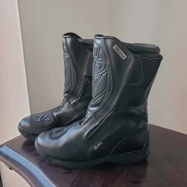 New Womens Leather NTRO Motorcycle Boots Size 8 in Women's - Shoes in Barrie - Image 2