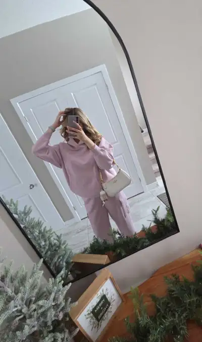 Dusty Pink Aritzia Sweatfleece, View more