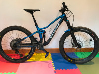 Vélo de montagne small Trek Fuel EX8 roues 27.5 année 2022