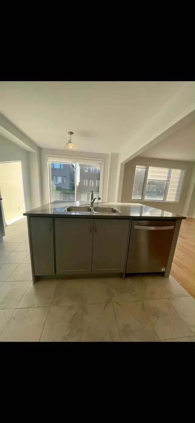 Spacious & Bright 4 BD / 2.5 BA Home in Prime Woodstock in Long Term Rentals in Woodstock - Image 10