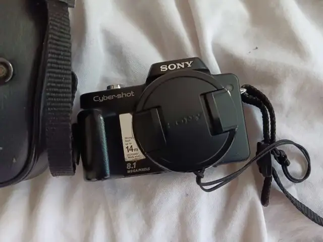 Sony Cyber-Shot DSC-H3 8.1 MP63007359451011121