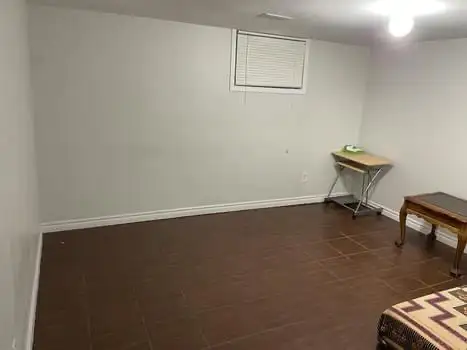 Private Room for Rent in Room Rentals & Roommates in Mississauga / Peel Region - Image 2