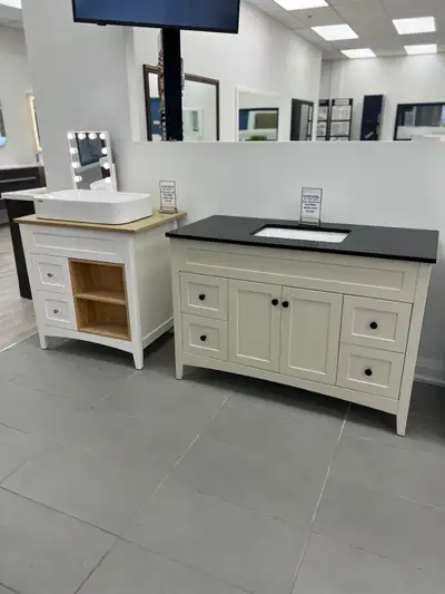 FLOOR MODEL CLEARANCE SALE SOFT CLOSING DOORS AND DRAWERS SAMEDAY PICKUP SHOWROOM IN MISSSSAUGA DM F...