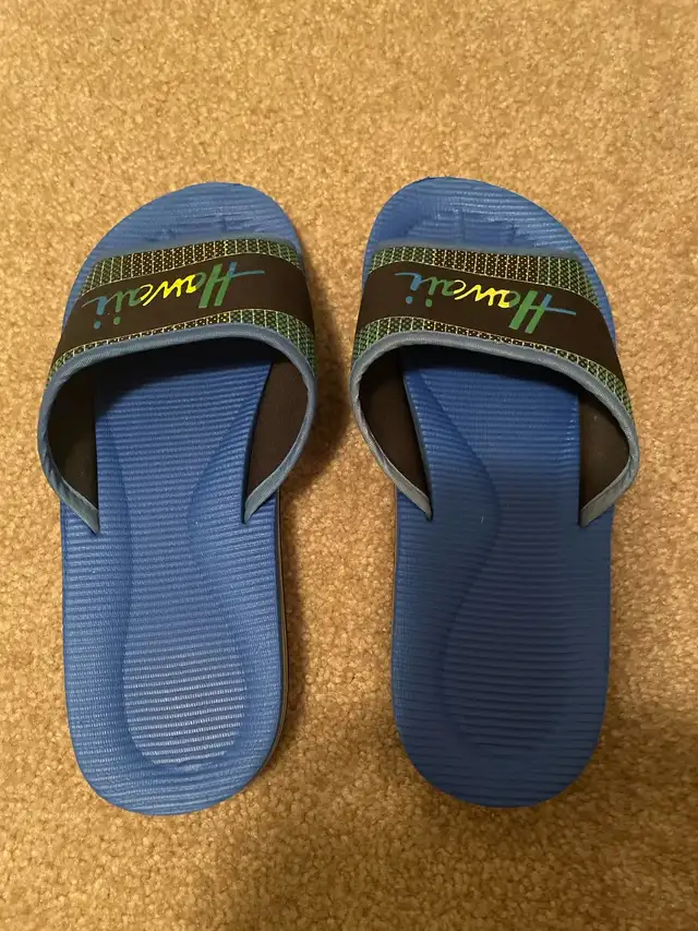 Hawaii Blue Sandals in Kids & Youth in City of Toronto - Image 3