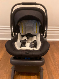 Nuna Pipa Lite Infant Car Seat in Caviar