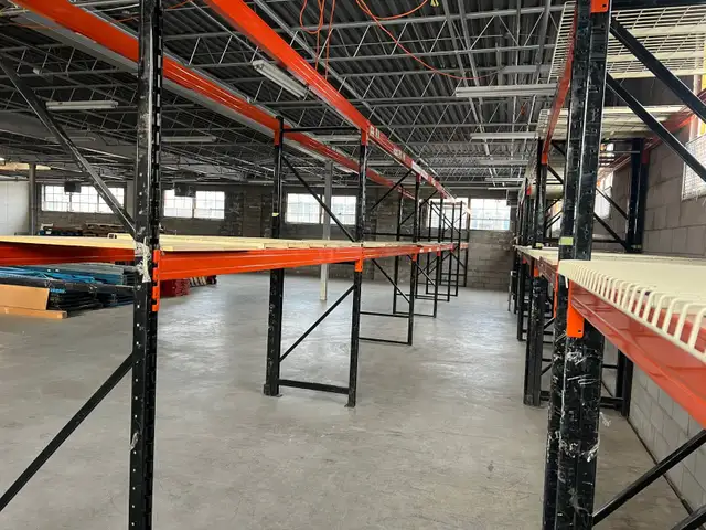 Warehouse space with Amenities in Commercial & Office Space for Rent in City of Toronto - Image 5