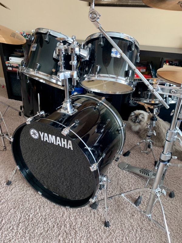 Yamaha Stage Custom 5Piece Drum Kit in rare Raven Black Fade Drums