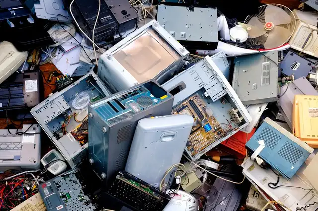 looking for e-waste  in Desktop Computers in Kingston - Image 2