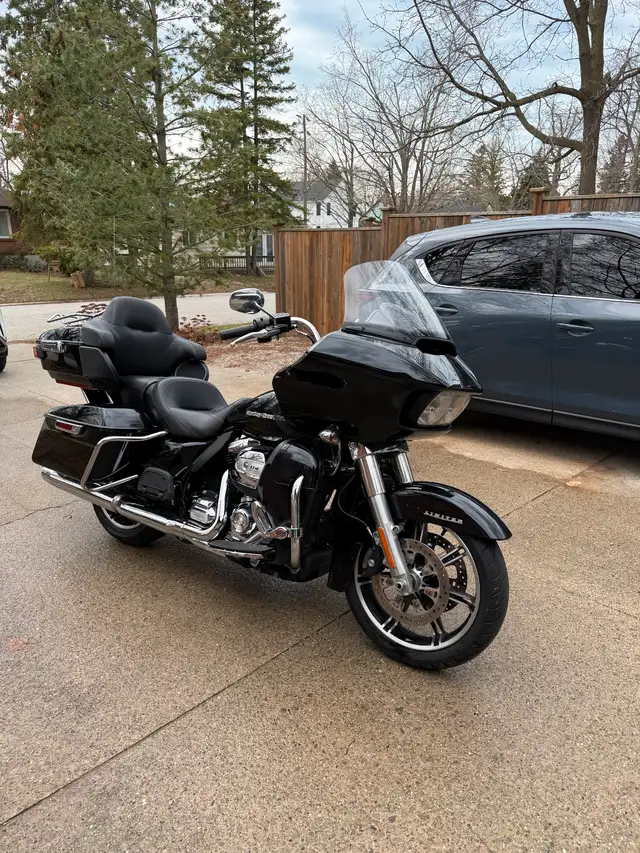 2021 Harley Davidson Road Glide Limited in Street, Cruisers & Choppers in London - Image 4