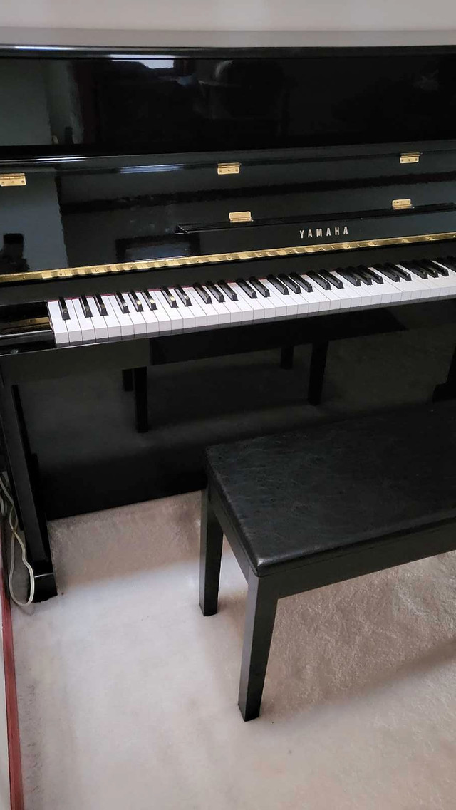 Yamaha Upright Piano in Pianos & Keyboards in Banff / Canmore - Image 3