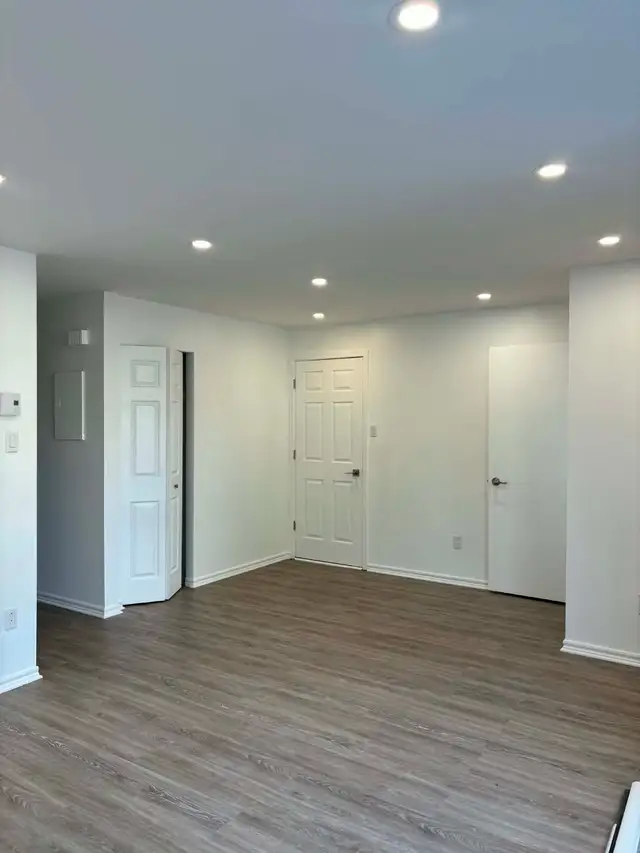Fully Renovated 4½ | Private Backyard & Garage in Long Term Rentals in City of Montréal - Image 4