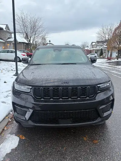 Selling my 2023 Jeep Grand Cherokee Altitude (Black exterior & Black interior) – well cared for, no...
