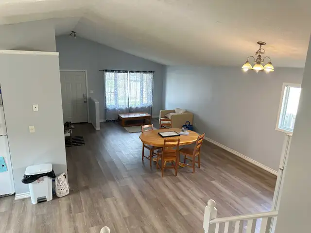2 rooms Fanshawe student house on Thurman May 1, 2026 ALL INCLSV