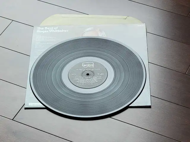 Roger Whittaker 3 Lps TMT 2255, TA 1056 & TMT 3518 in Arts & Collectibles in Calgary - Image 9