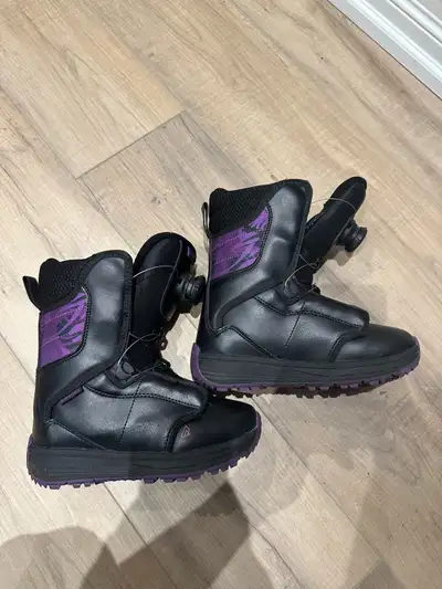 Ripzone Stellar Junior Snowboard Boots – Size 2, View more