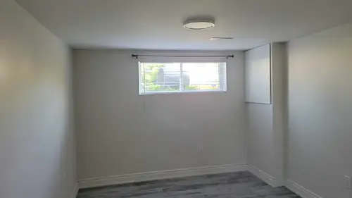 1 ROOM AVAILABLE FOR RENT Available from April 1st, 2025 Ideal for vegetarian female students. The r...