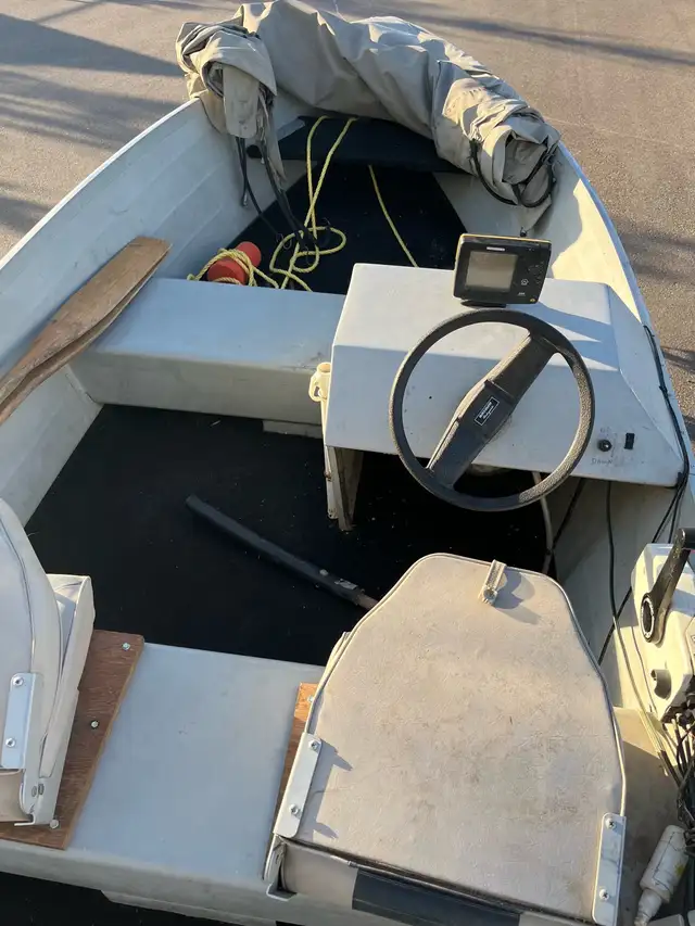 16’ fishing boat  in Powerboats & Motorboats in Saskatoon - Image 5