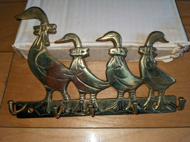 Brandnew in pack brass duck ducklings key holder in Arts & Collectibles in City of Toronto