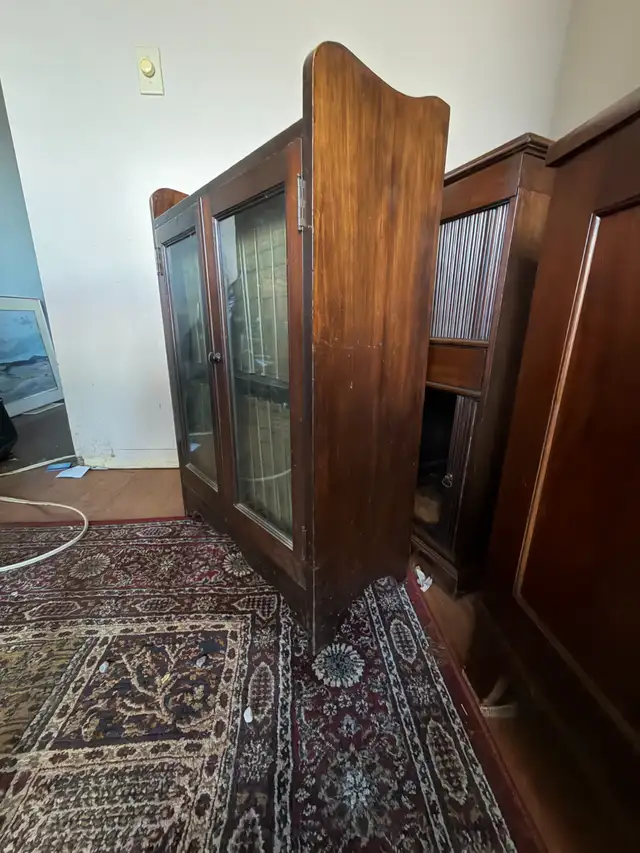 Wooden bookcase in Bookcases & Shelving Units in Oshawa / Durham Region - Image 4